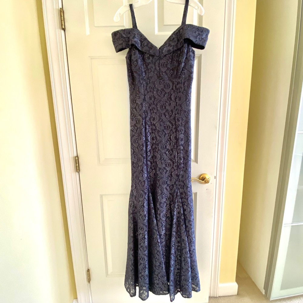 R&M Richards Short Sleeve Cold Shoulder Lace Gown - Picture 3 of 9